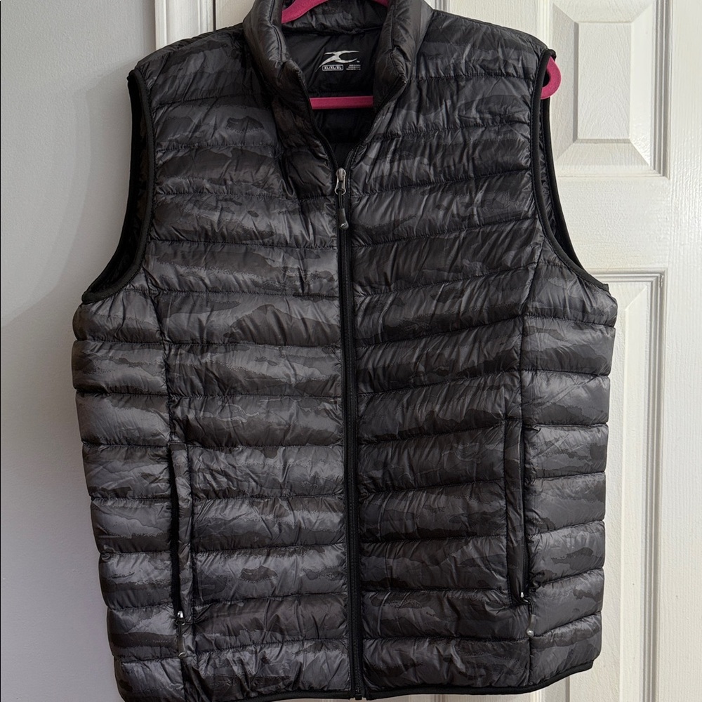 Men's Quilted Black Vest size XL